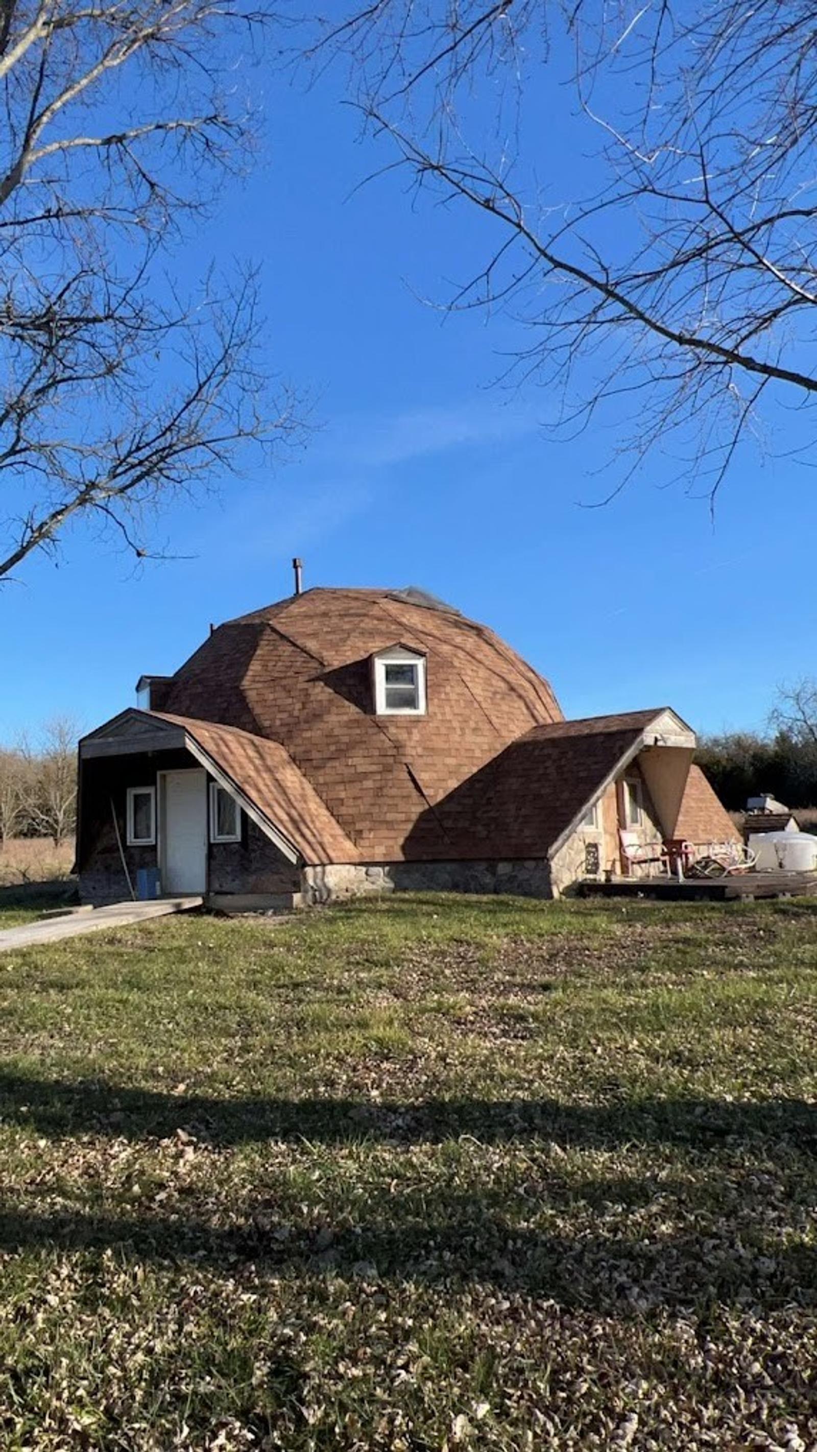 Roof repair and maintenance project